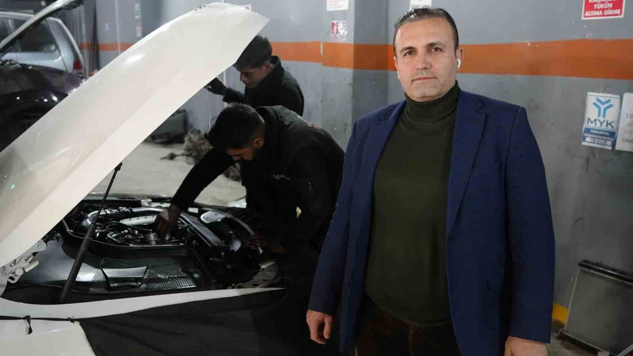 Gaziantep'te kar yağışı servislerde kışlık araç bakımı yoğunluğunu artırdı