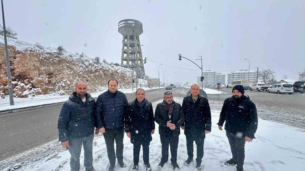 Gaziantep'te Karla Mücadele Sürüyor: 19 Kritik Bölgede 7/24 Önlem