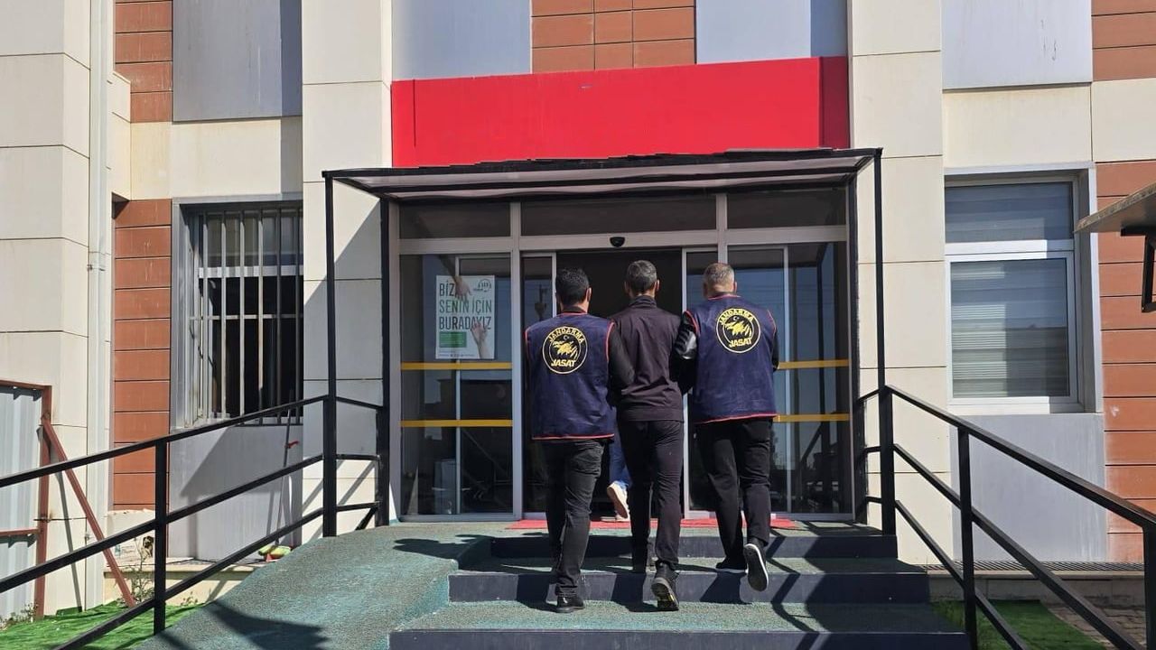 Gaziantep'te kesinleşmiş 10'ar yıl hapis cezası bulunan iki şüpheli jandarma tarafından yakalandı