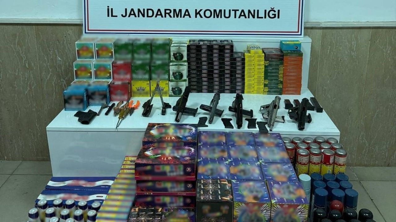 Gaziantep'te silah kaçakçılığı operasyonu: 1 gözaltı, çok sayıda mühimmat ele geçirildi