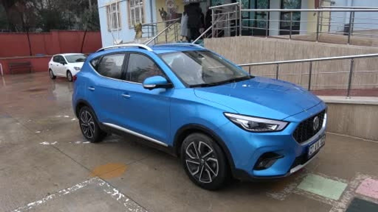 Gaziantep'te Sultan Yıldız, görme engelli eğitimci eşi Mehmet Yıldız'a 22 yıldır destek veriyor