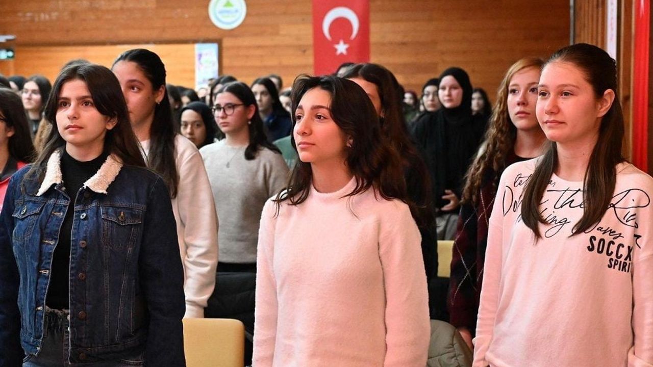 Gaziosmanpaşa'nın 'Gençlik Kampları' sınav hazırlık sürecinde motivasyon ve gelişime odaklandı