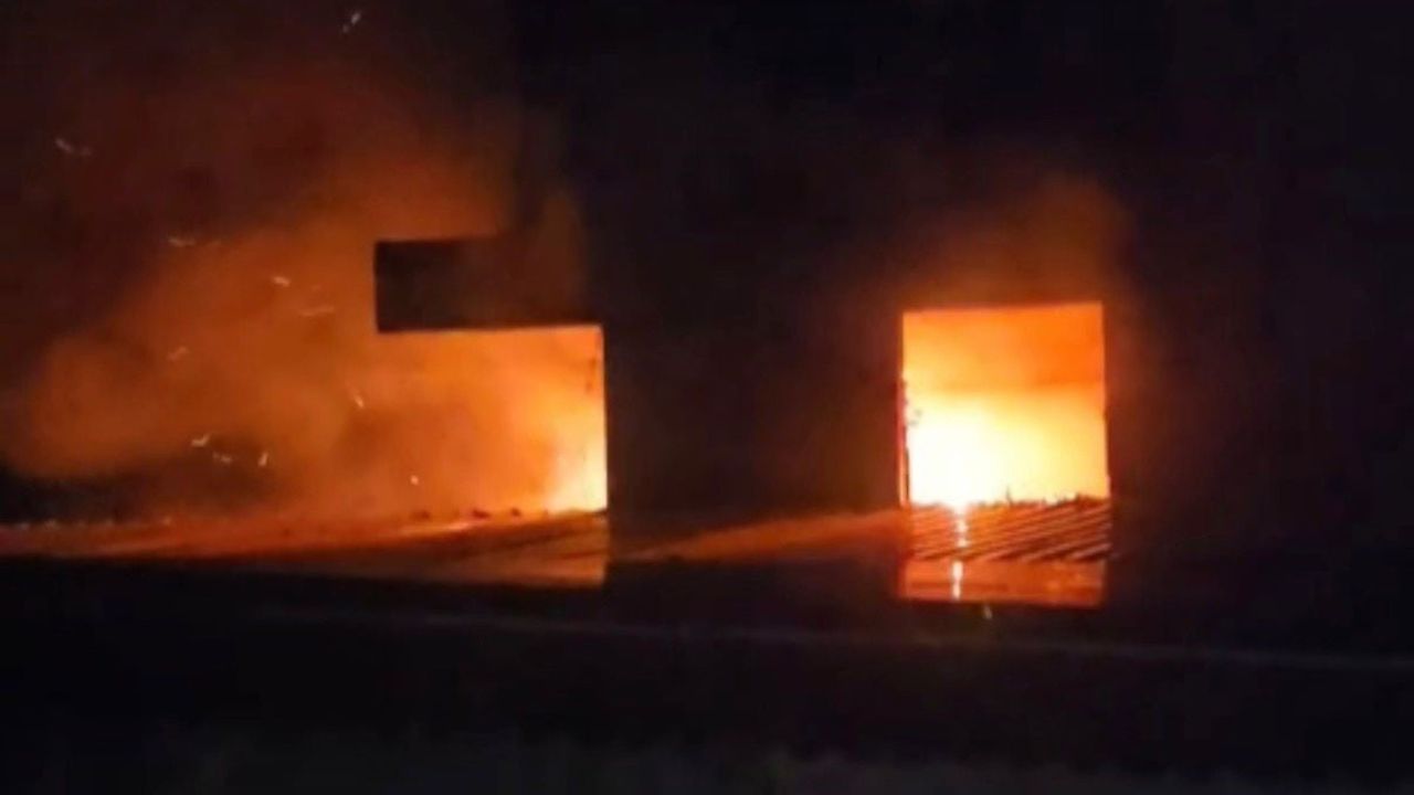 Gazipaşa'da Zeytinada Mahallesi'ndeki mahalle konağında çıkan yangın söndürüldü