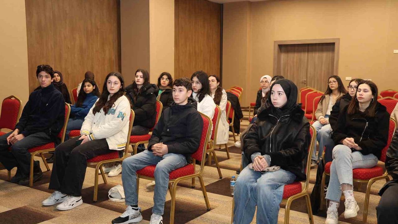 Gebze'de "41 Genç" Projesinin 11. Dönemi Başladı: 23 Liseden 41 Öğrenci Kampüste İlk Dersine Katıldı