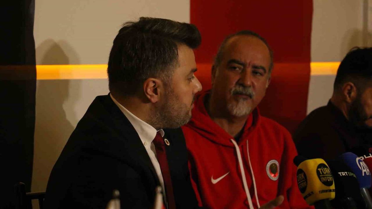 Gençlerbirliği Basın Sözcüsü Mehmet Şanal: Onyekuru takımda kalacak, Zuzek transferi tamamlanmadı