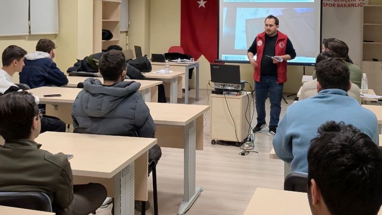 Gençlik ve Spor Bakanlığı projeleri Menteşe'de öğrencilere anlatıldı