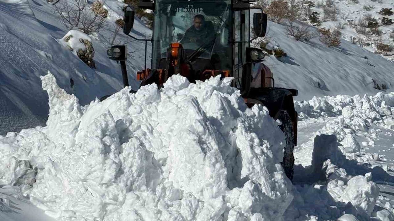 Gercüş'te 58 köy yolu ulaşıma açıldı