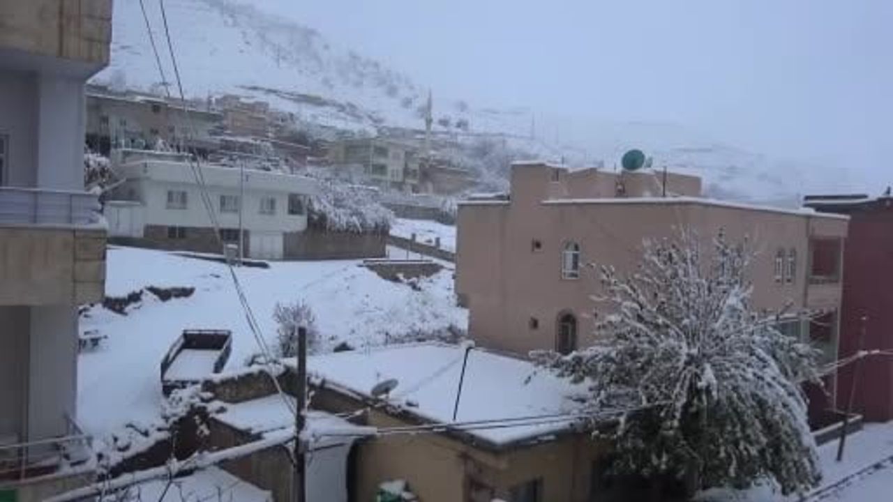 Gercüş'te dondurucu soğuklar nedeniyle eğitime 1 gün ara