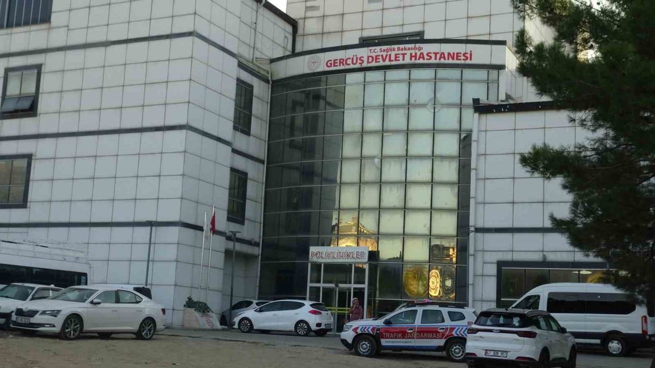 Gercüş’te kömür sobası kaynaklı karbonmonoksit zehirlenmesi: Aynı aileden 3 kişi hastaneye kaldırıldı