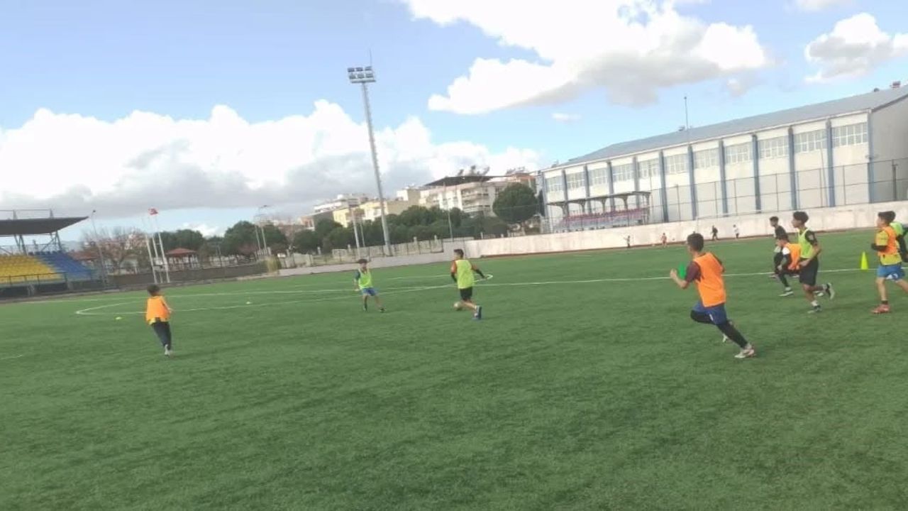 Germencik Belediyespor'un Minikleri Ara Tatilde de Sahayı Boş Bırakmadı