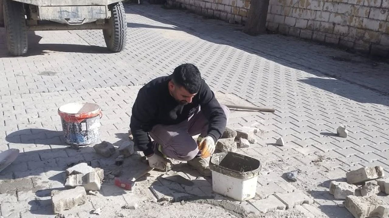 Germencik’te İstasyon Mahallesi'nde kilit parke döşemeleri tamamlandı, onarımlar sürüyor