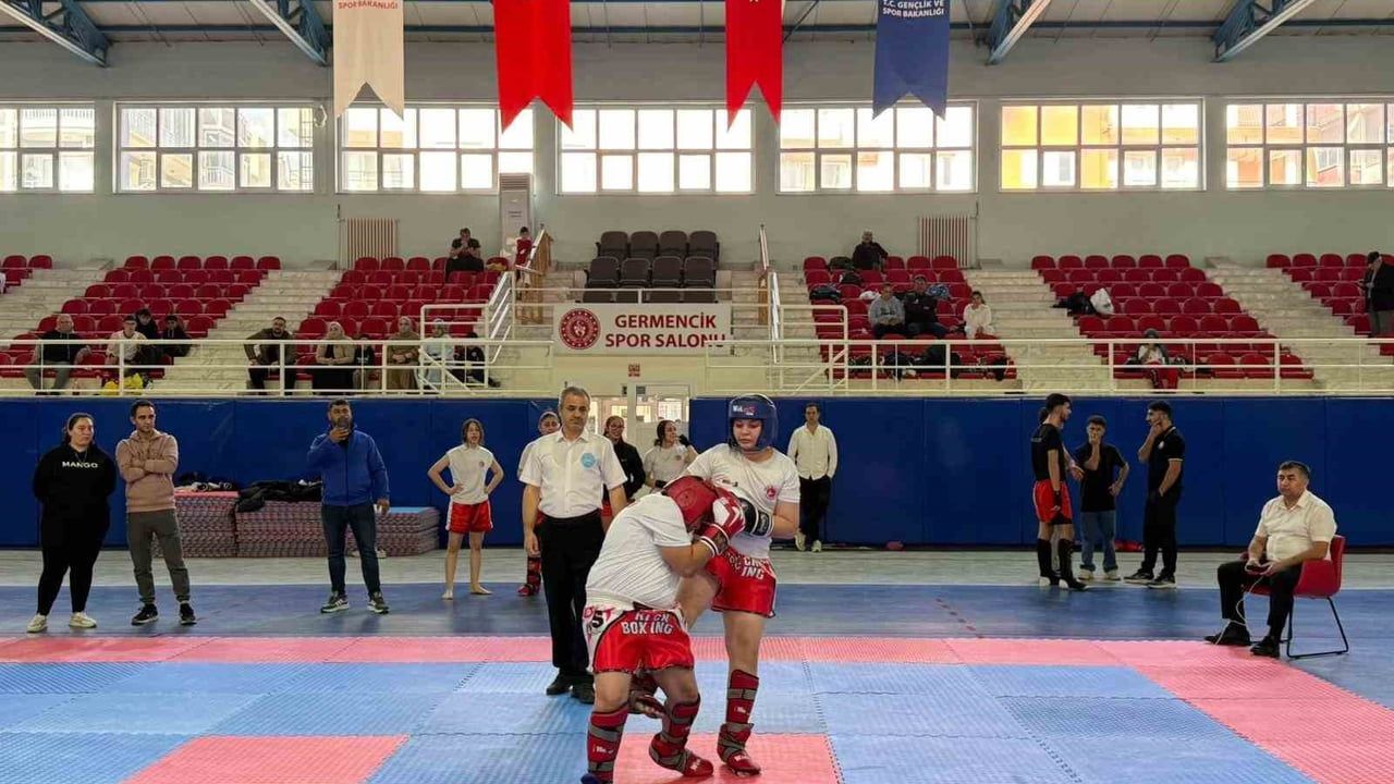Germencik'te Okul Sporları Kick-Boks Müsabakaları tamamlandı; Aydın'ı temsil edecek sporcular belirlendi