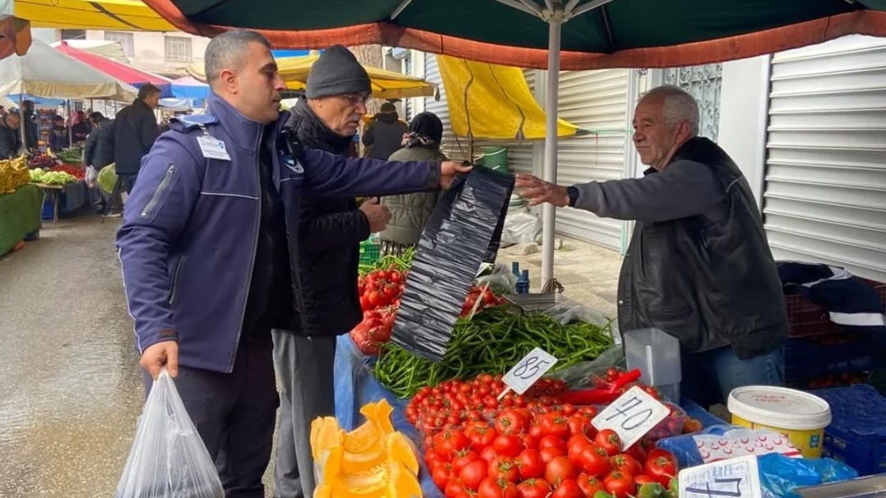Germencik'te Ortaklar Semt Pazarı'nda Çevre ve Gıda Güvenliği Denetimi