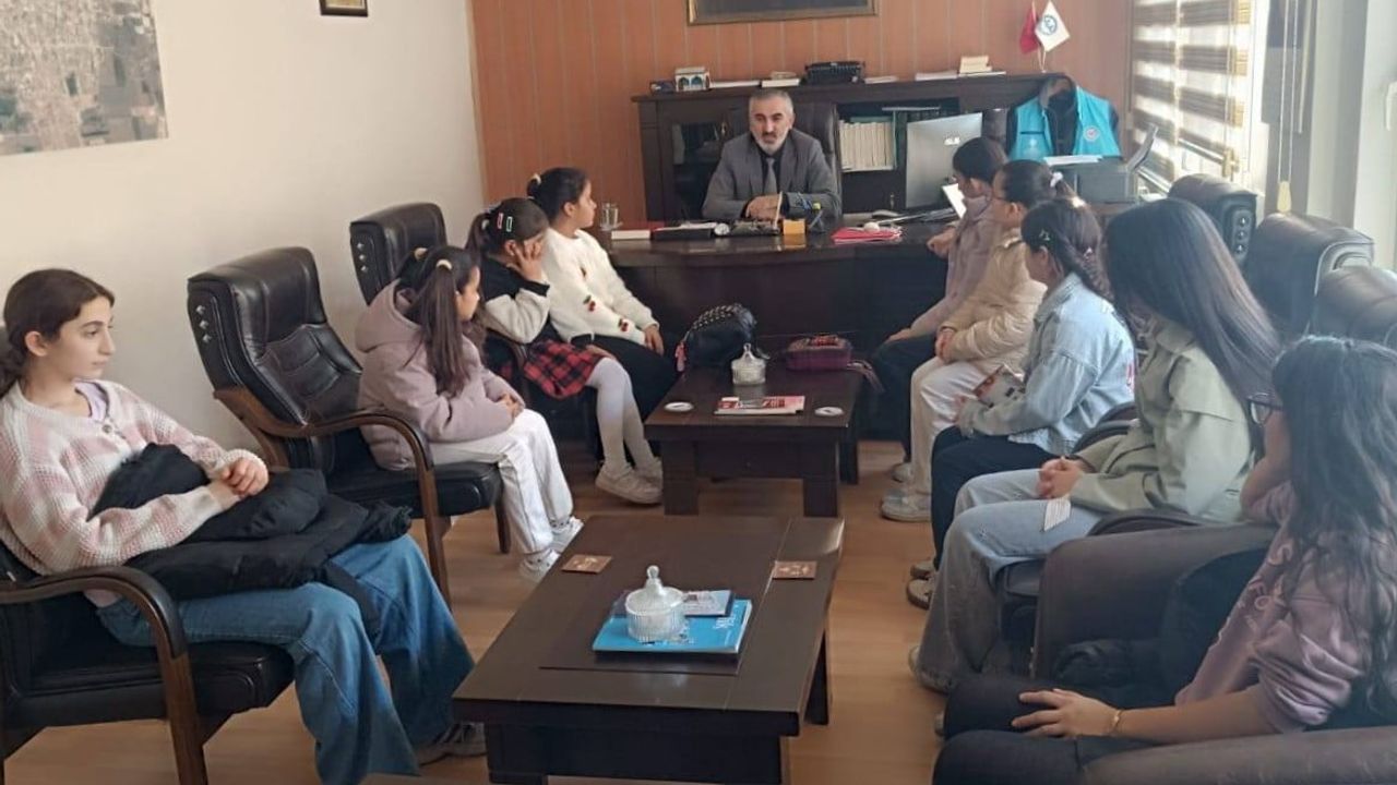 Germencikli 11-14 Yaş Öğrencilerden Gazze’ye Kumbara Yardımı