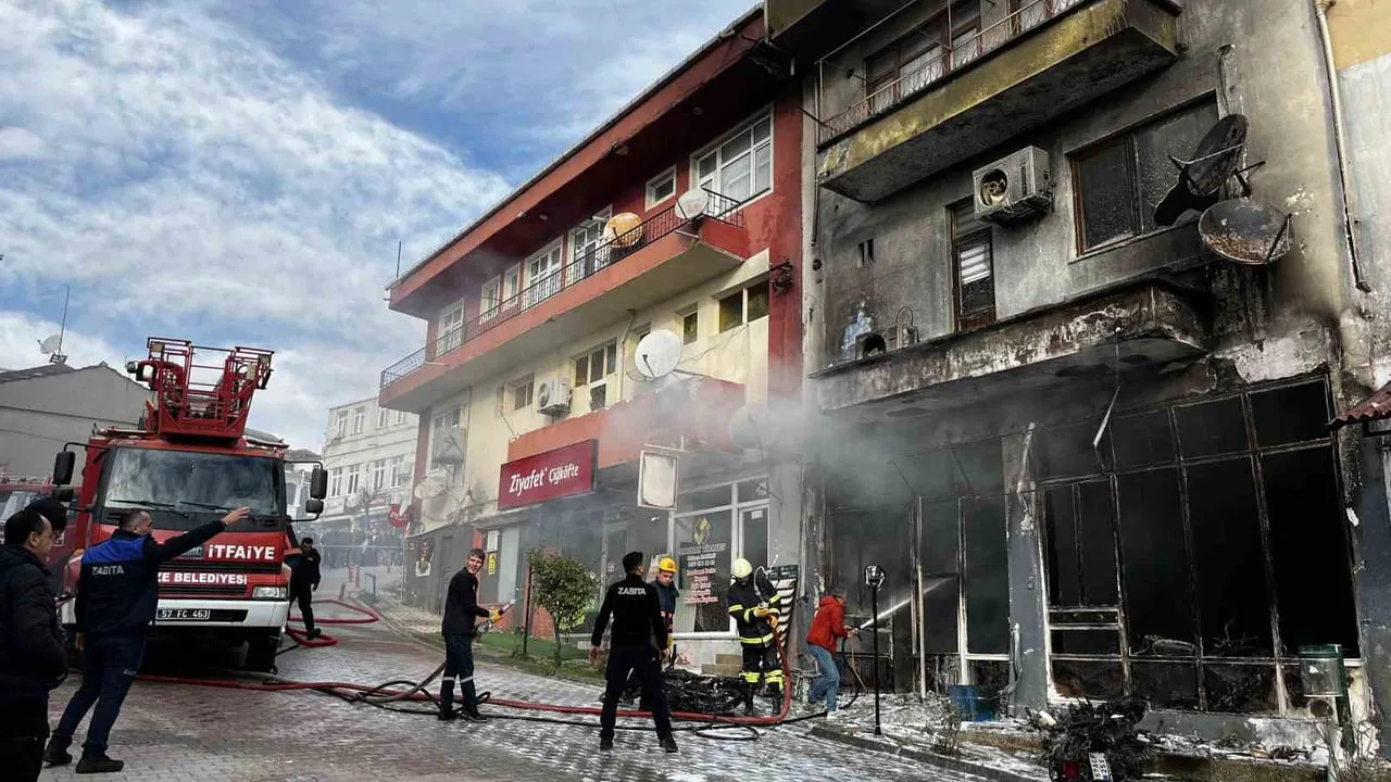 Gerze’de motosiklet tamirhanesinde benzinden çıkan yangın: 1 ağır yaralı
