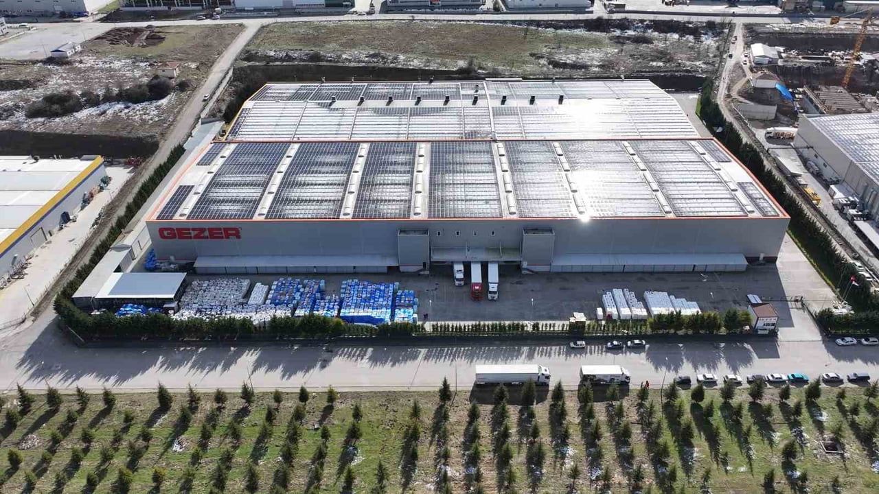 Gezer Ayakkabı, fabrikalarına güneş panelleri kurdu: Yıllık 3 bin 802 MWh ve yüzde 75 enerji hedefi