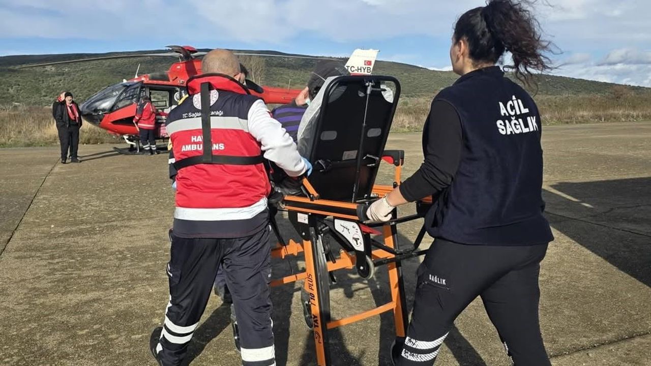 Gökçeada'da KOAH ve Pnömoni Tanılı Hasta Helikopter Ambulansla Çanakkale'ye Sevk Edildi