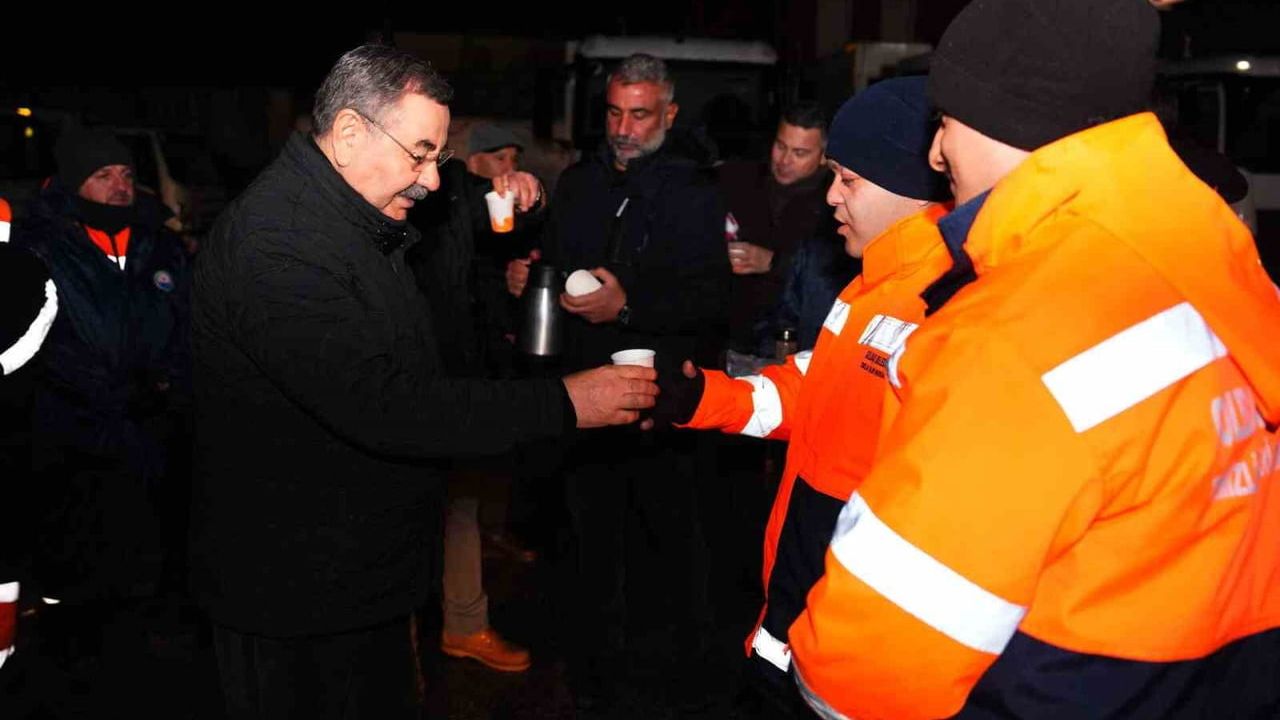 Gölbaşı Belediye Başkanı Yakup Odabaşı, karla mücadele ekiplerini ziyaret etti