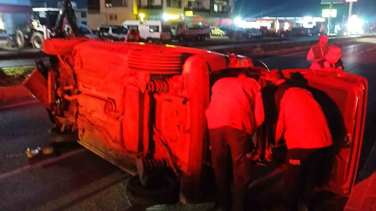 Gömeç’te hafif ticari aracın devrilmesi sonucu 1 kişi yaralandı