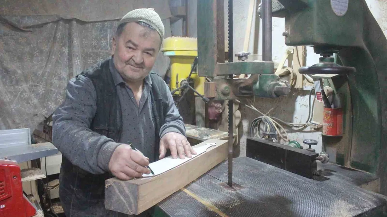 Görele'de Temel Karademir'in Sıra Dışı Kemençeleri İlgi Odağı Oldu