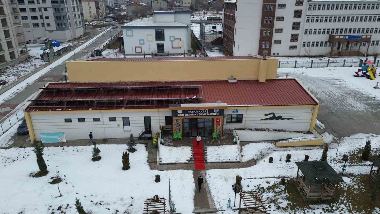 Göztepe Hatice Akbaş Yarı Olimpik Yüzme Havuzu’nda yeni dönem: Kurslar genişliyor, lisanslı sporcu sayısı artıyor