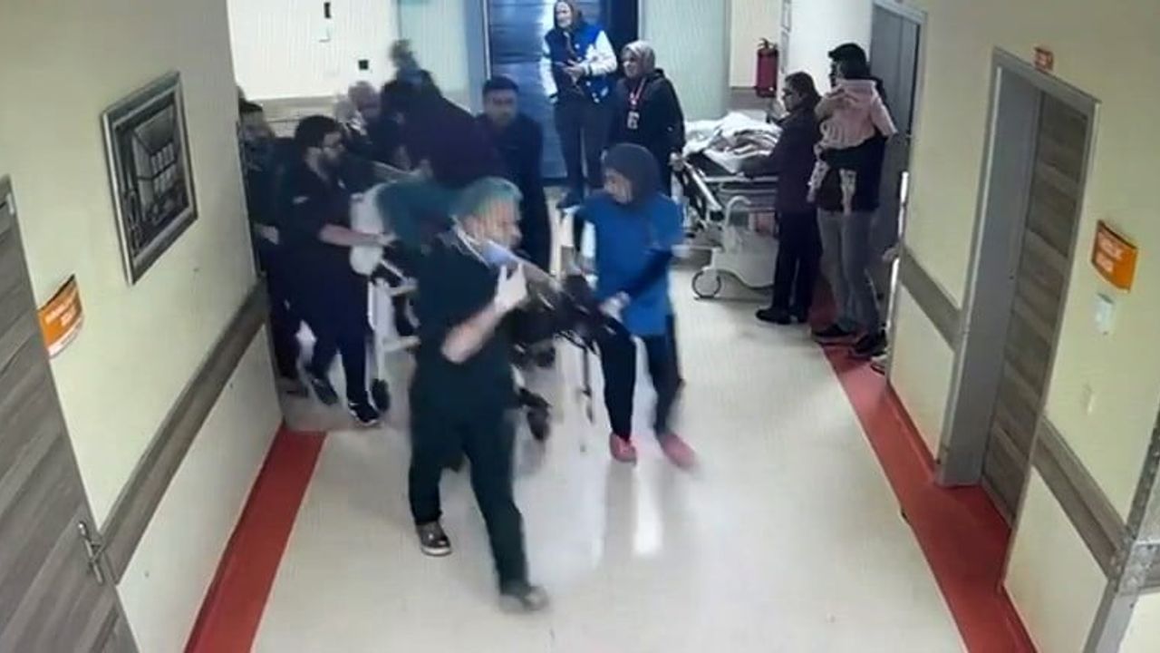 Güngören'de bıçaklanan 17 yaşındaki Atlas Çağlayan'ın hastanedeki son görüntüleri yayımlandı