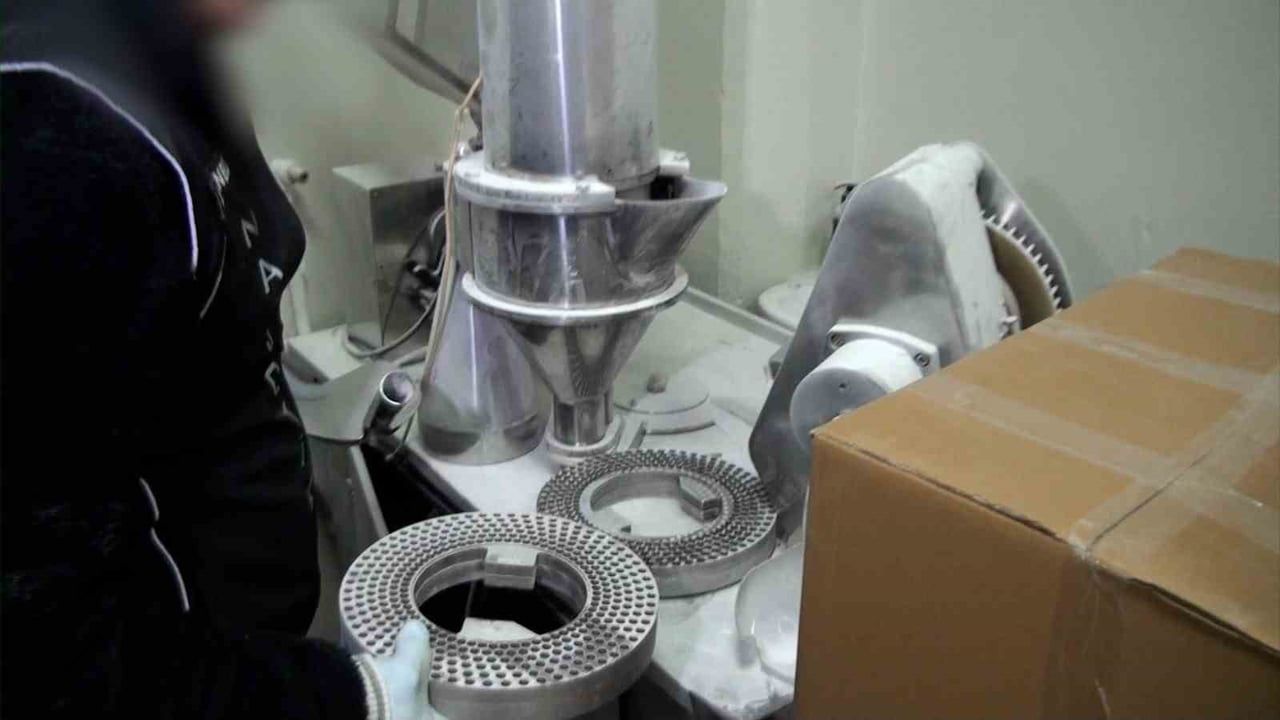 Güngören ve Zeytinburnu’daki operasyonda 517 kilogram uyuşturucu ve 1 milyon 252 bin hap ele geçirildi