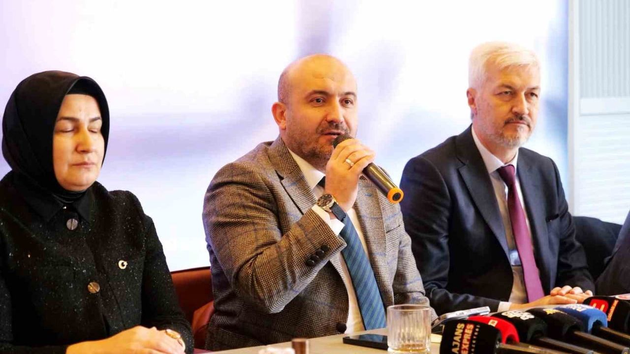 Gürhan Albayrak: 2025 faaliyet raporumuzu sunduk, CHP'den Eskişehir icraatlarını açıklamasını bekliyoruz