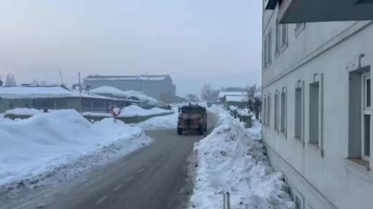 Hakkari'de Yüksekova kırsalında 860 kilogram uyuşturucu ele geçirildi