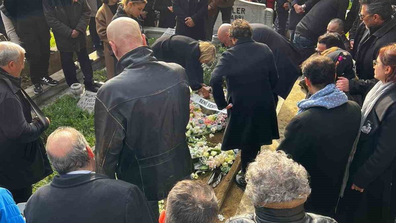 Haldun Dormen Edirnekapı Mezarlığı’ndaki aile kabristanlığına defnedildi