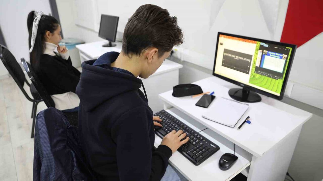 Haliliye Belediyesi gençlere teknoloji odaklı eğitimler sunuyor