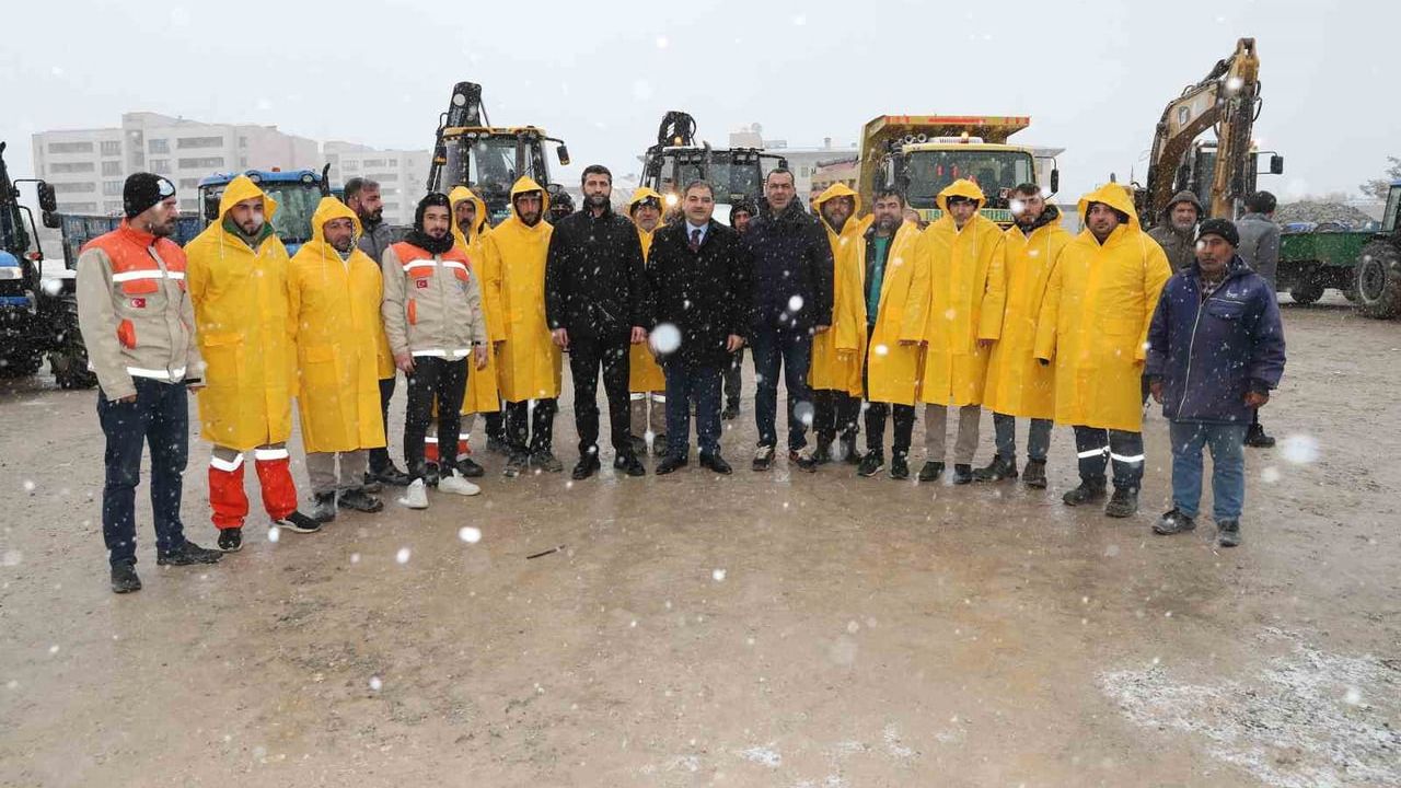 Haliliye Belediyesi kar yağışına hazır: Başkan Mehmet Canpolat ekiplerle sahada