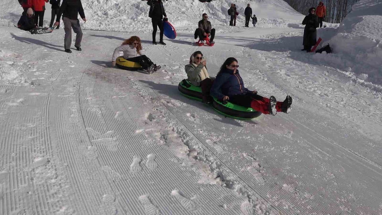 Handüzü Yaylası'nda Vatandaşlardan 'Rize’ye Kayak Merkezi Yapılsın' Talebi