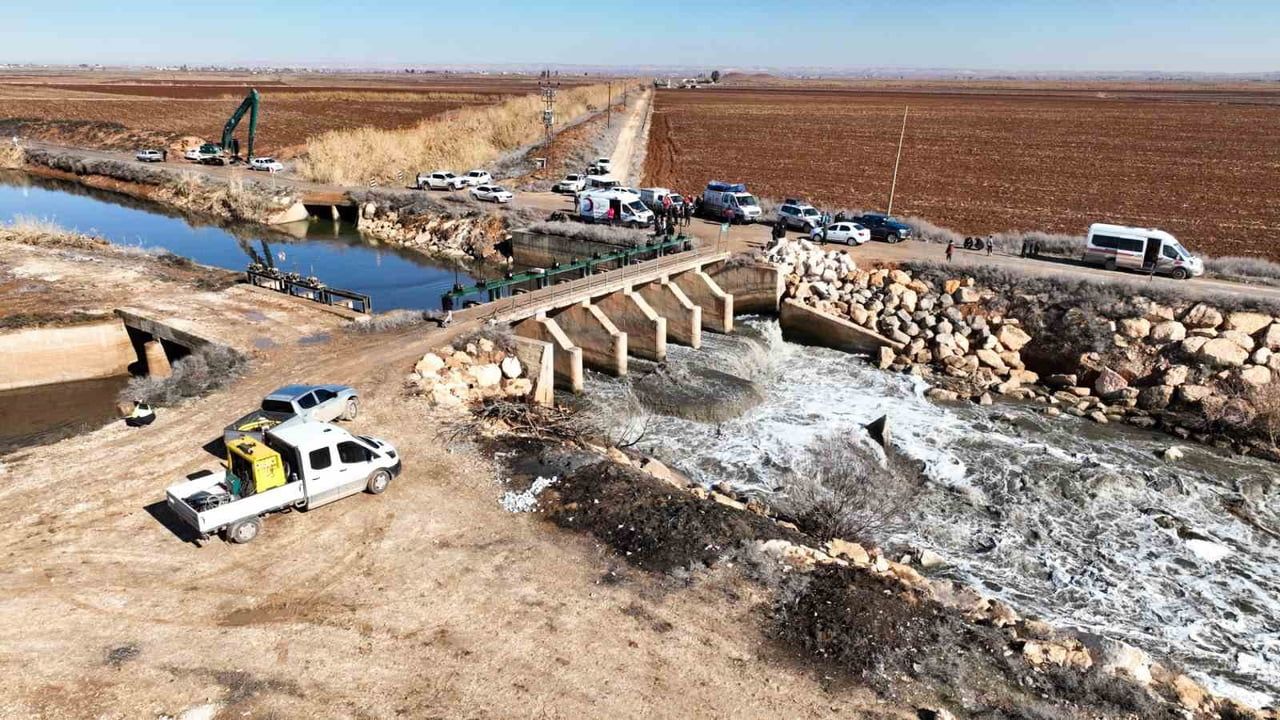 Harran'da sulama kanalına düşen aracın sürücüsü 13 gündür kayıp; arama çalışmaları yoğunlaştırıldı