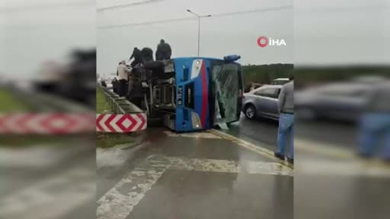 Hasdal Yolu Kemerburgaz istikametinde cezaevi aracı devrildi