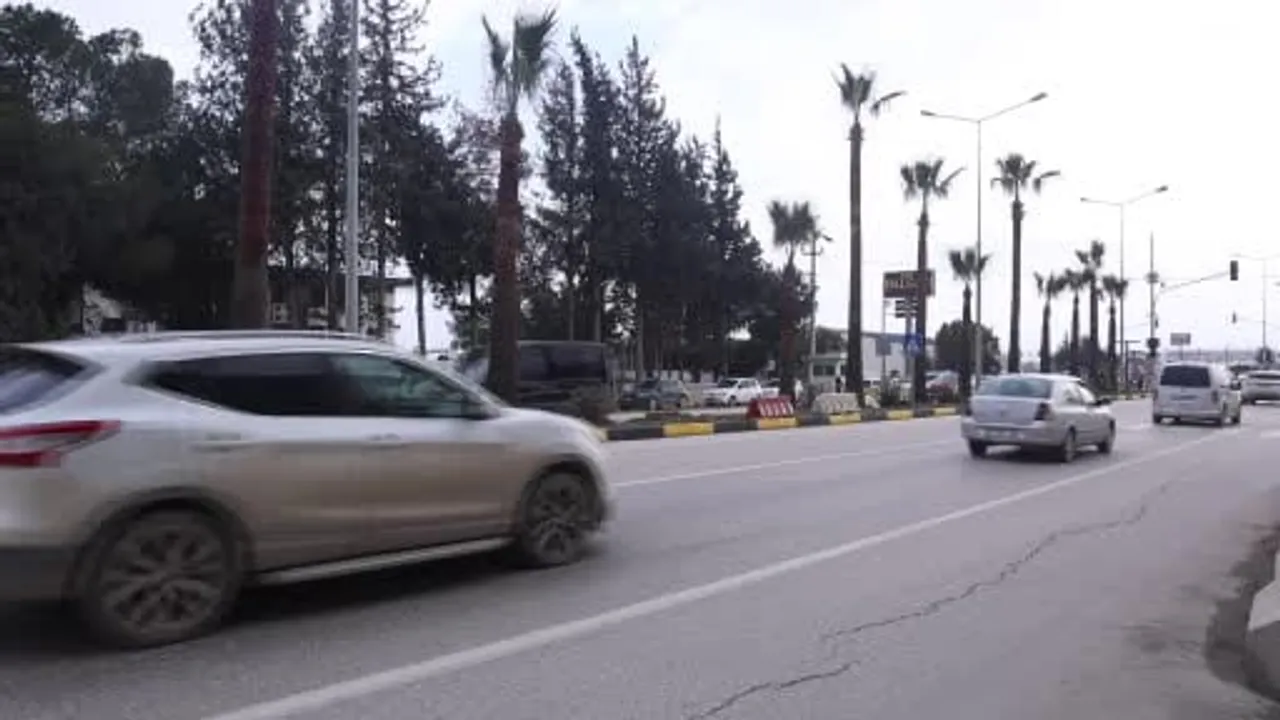 Hatay'da 'Yüreğimizdeki Işık' Projesi Kapsamında Depremzede Çocuklar Trafik Denetimi Yaptı