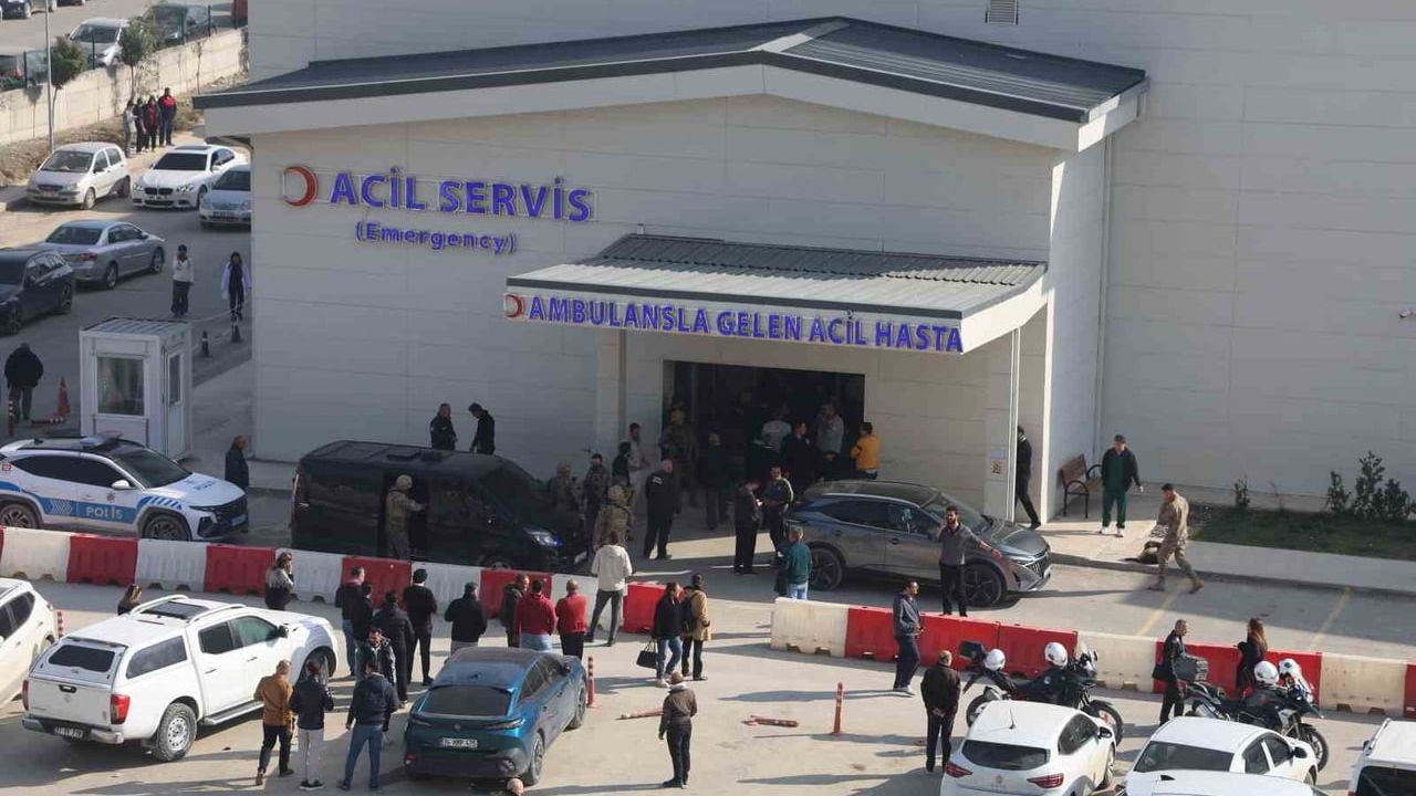 Hatay Eğitim ve Araştırma Hastanesi'nde 'Canlı bombayım' ihbarı kırmızı alarma neden oldu; ihbar asılsız çıktı