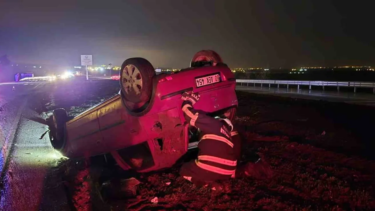 Hatay Karaçağıl'da takla atan otomobilde 2 kişi yaralandı