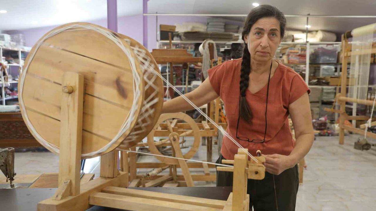 Hatay Sarısı'nı Yaşatan Emel Duman'a 'Yaşayan İnsan Hazinesi' Ödülü