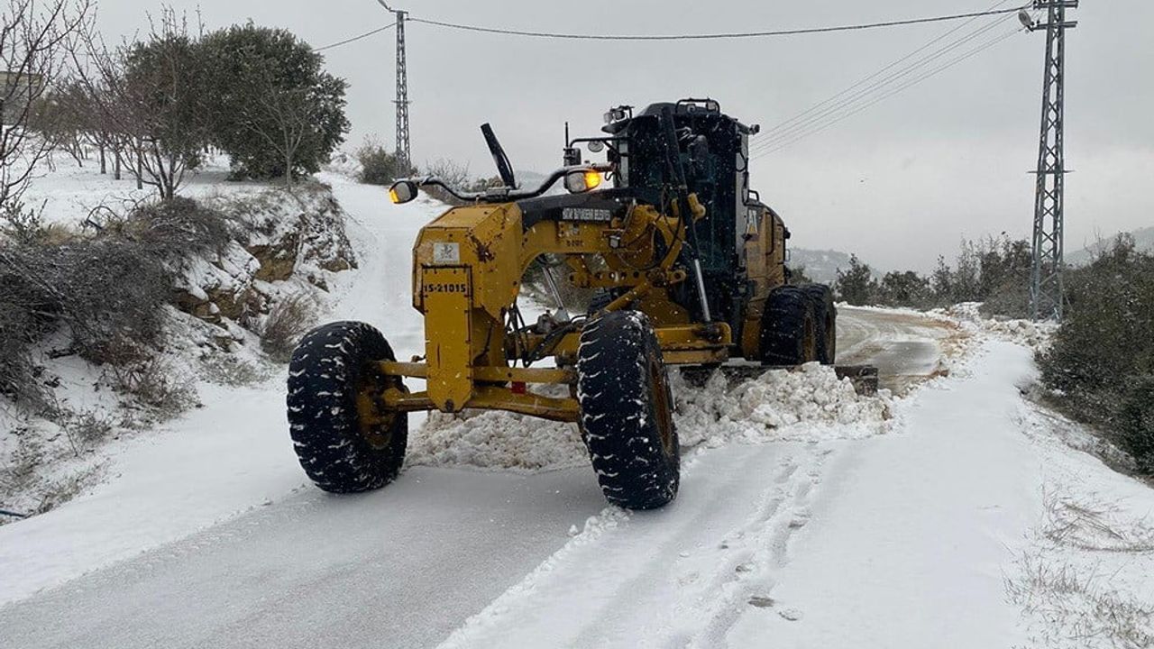 Hatay'ta karla mücadele: HBB ekipleri 7/24 sahada
