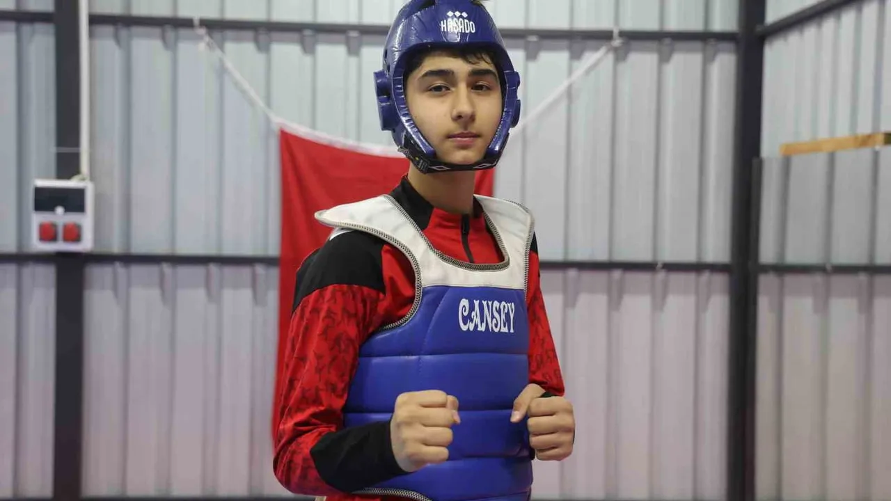 Hataylı 14 yaşındaki tekvandocu Ahmet Doğru, Romanya’da bronzla milli oldu; babasının hayalini taşıyor