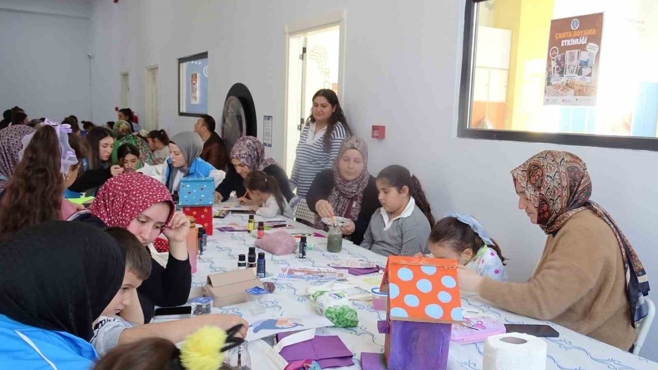 Havran’da çanta boyama etkinliği: Çocuklar ve aileler sanatla üretimde buluştu