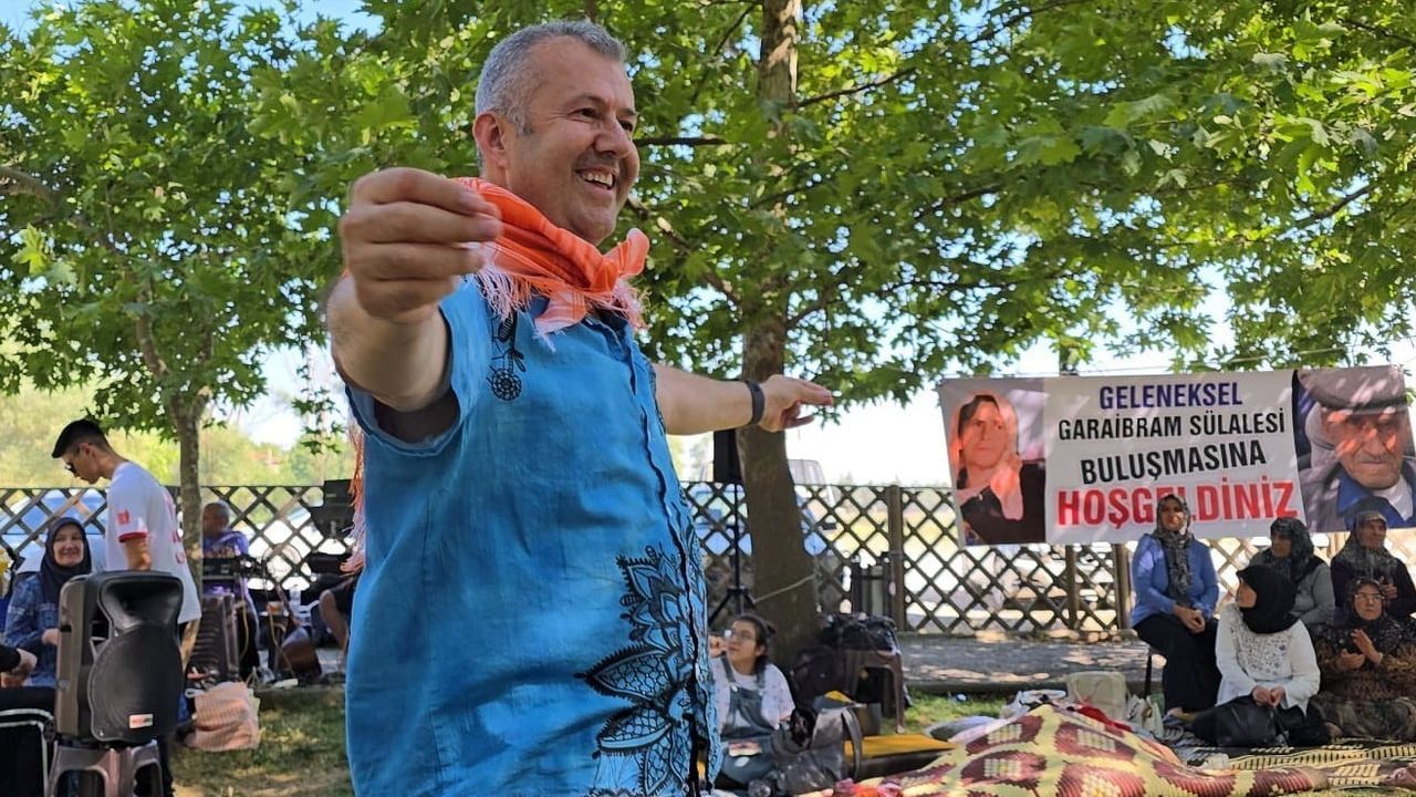 Hikmet Doruk'un 'Seninle biz ikimiz'i: Alp Arslan'dan yeni romantik yorum