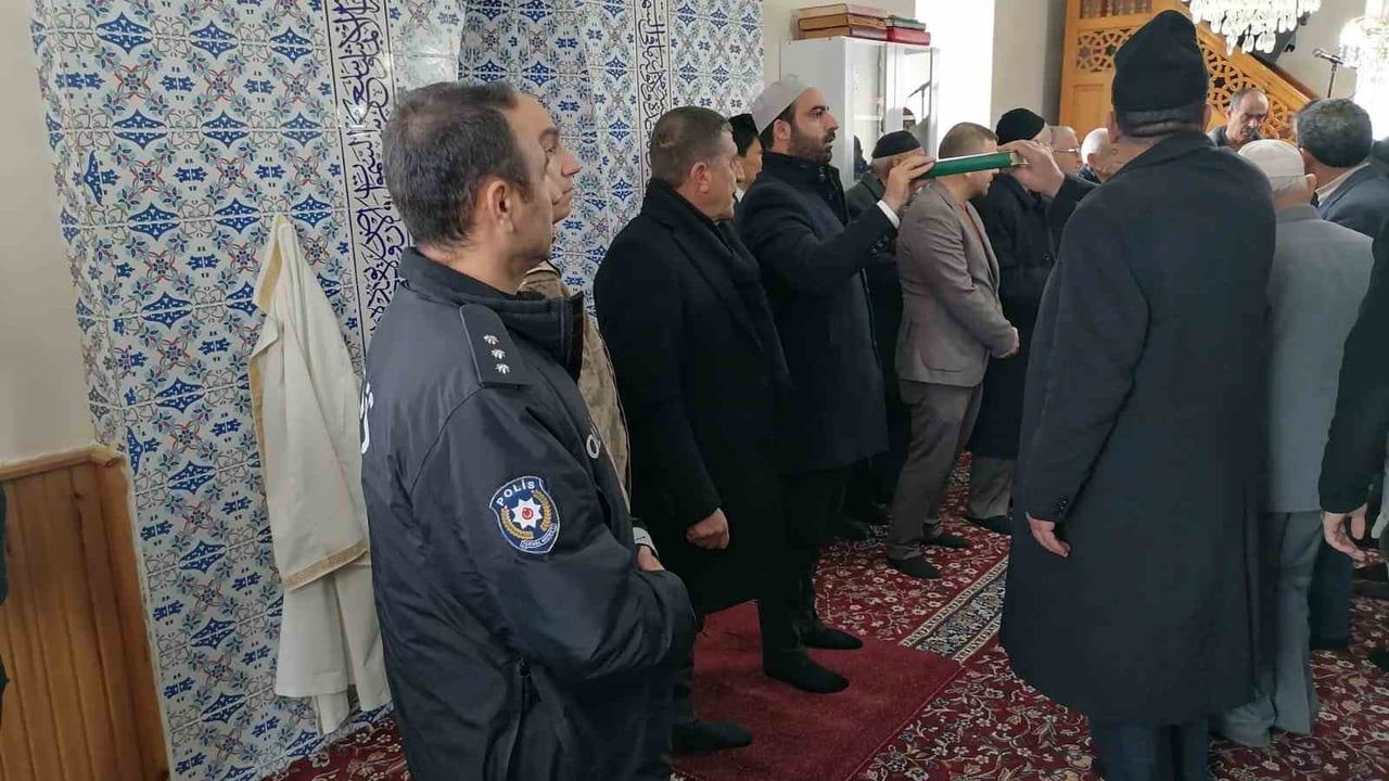 Hınıs’ta İmece ve Şengül aileleri kaymakam ve kanaat önderlerinin arabuluculuğuyla barıştı