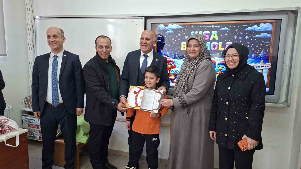 Hisarcık'ta 1.050 öğrenci ve 115 öğretmen yarıyıl tatiline başladı