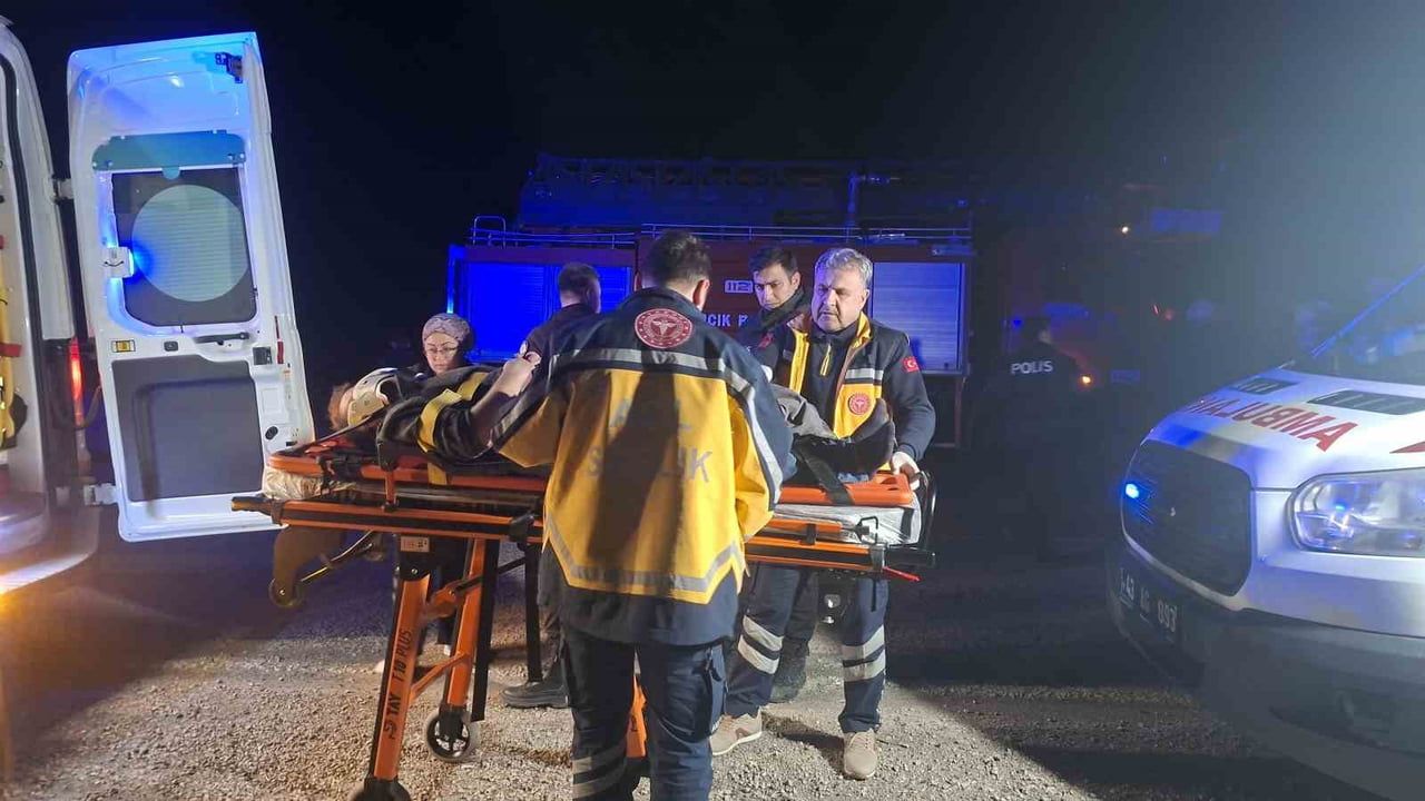 Hisarcık’ta otomobil ve motosiklet çarpıştı: 2 kişi yaralandı