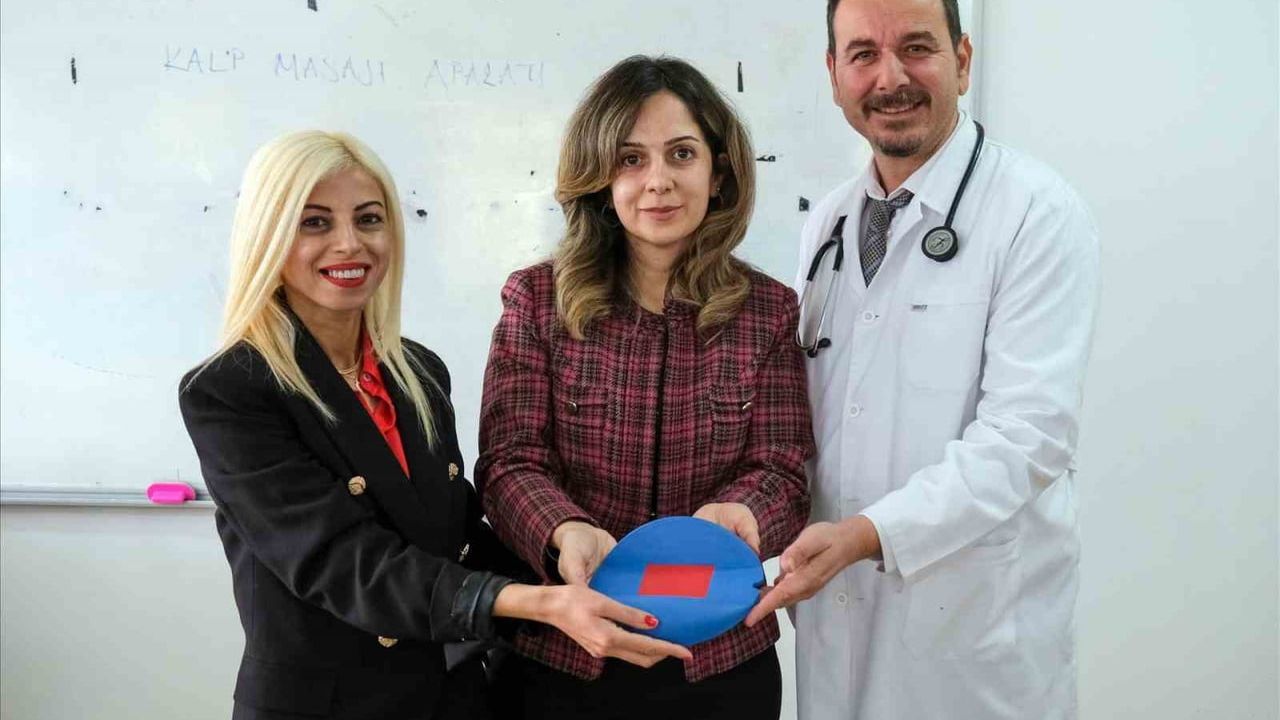 Hitit Üniversitesi'nin geliştirdiği 'kalp masajı aparatı' Türk Patent ve Marka Kurumu tarafından tescillendi