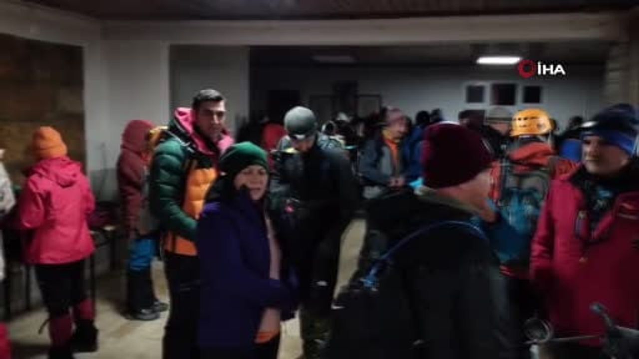 Honaz Dağı'nda Kazıkbeli Savaşı Anısına Zirve Tırmanışı — 105 Dağcı 2.571 m'ye Ulaştı