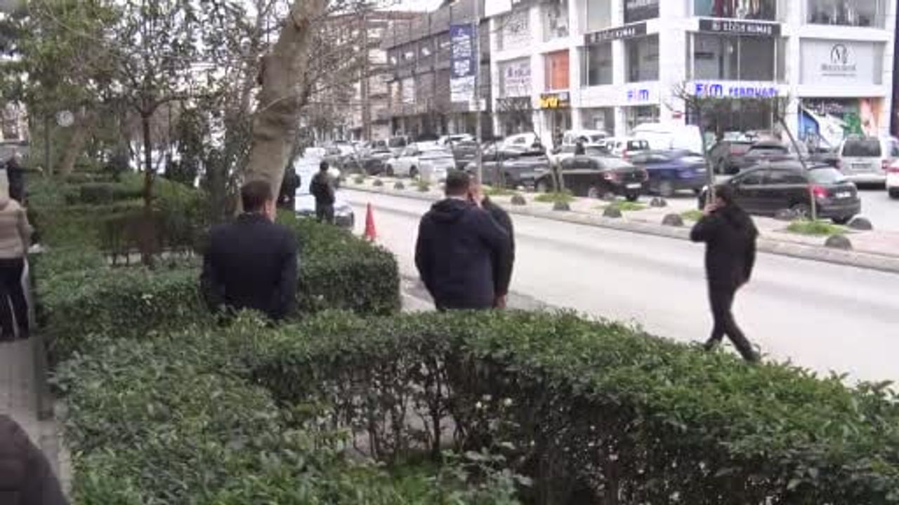 İçişleri Bakanı Ali Yerlikaya, Atlas Çağlayan’ın Ailesine Güngören’de Taziye Ziyareti Gerçekleştiriyor