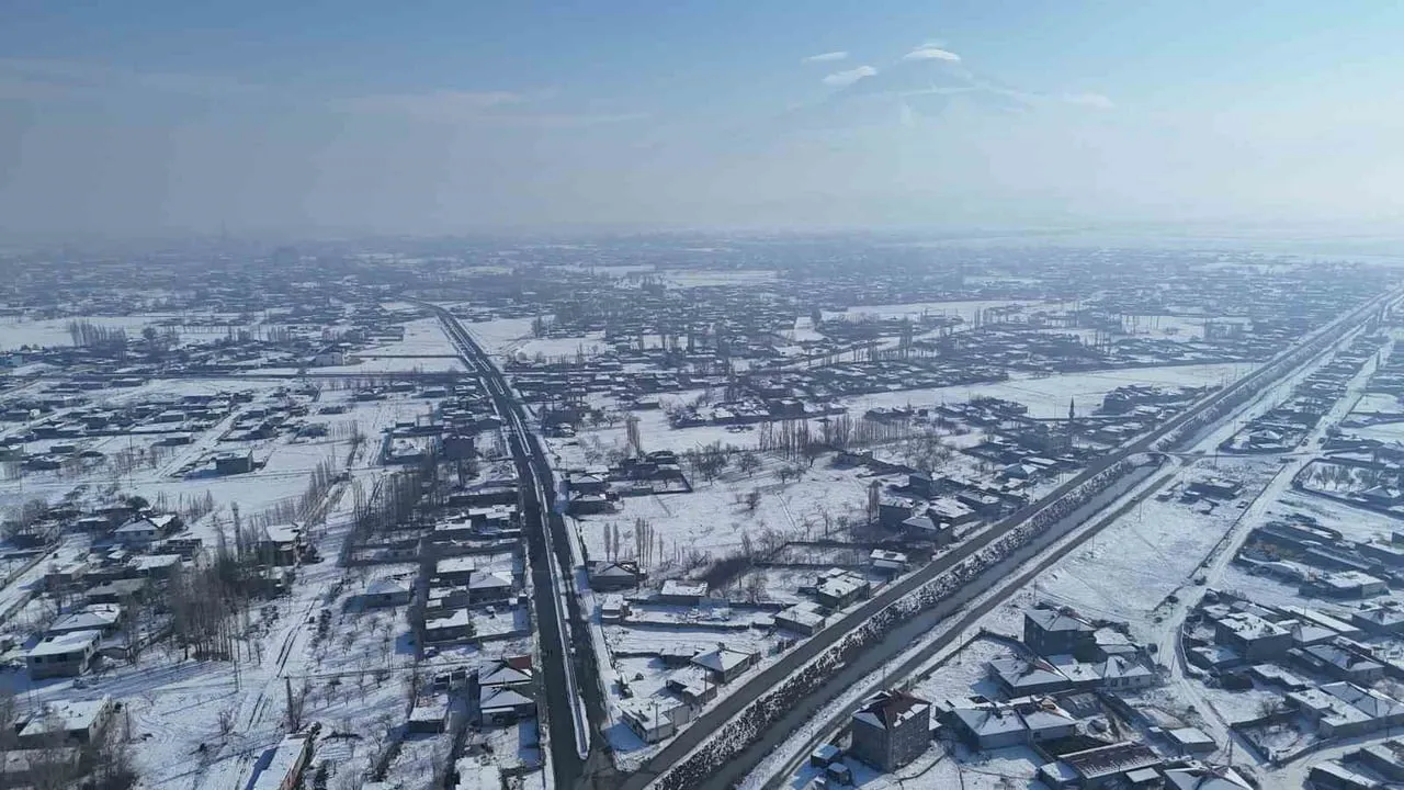 Iğdır'da Yoğun Karla Kaplanan Kent Havadan Görüntülendi
